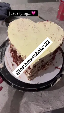 Let’s not forget, this is an entertainment app…. For your enjoyment 🤣 #caketok #cakedecorating #cakefail #jessbrownsbakes22 #fyp 