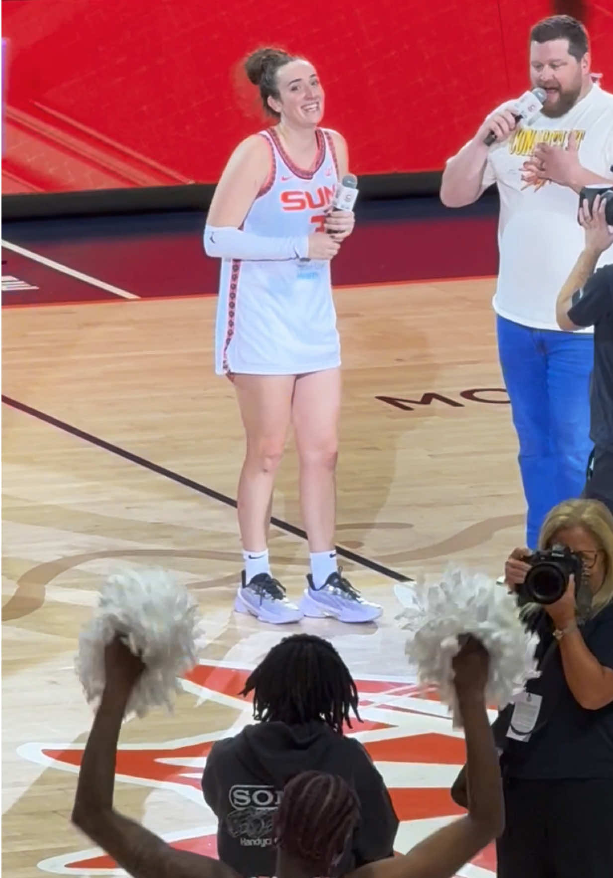 Aaaaaand my heart is full after this win for CT 🥹🏀📣  #foryoupage #basketball #WNBA #marinamabrey #saniyarivers 