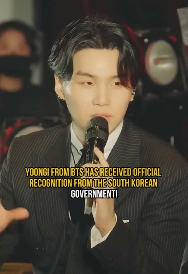 🔥 ARMY, our pride is overflowing! Yoongi from BTS has received official recognition from the South Korean government. On September 1, the documentary “Min Yoongi: The Voice of a Generation” 🏛 was released — not a fan project, but an official work by the Korean Culture and Information Service. The film shows how Yoongi’s music changed the world, with experts analyzing his lyrics, and even an exhibition in Daegu inspired by his songs. 🎨 BTS are highlighted as cultural diplomacy, while Yoongi himself is honored as the voice of a generation. 💜 ✨ ARMY, are you proud of him too? #BTS #SUGA #Yoongi #VoiceOfAGeneration #ARMY