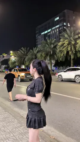 “Đứa trẻ hạnh phúc dùng tuổi thơ để ôm ấp cả cuộc đời. Đứa trẻ bất hạnh dùng cả cuộc đời để chữa lành tuổi thơ..”