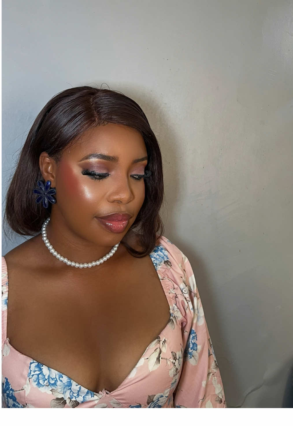 Late to hop this sound? Sorry @c_o_m_f_o_r_t was giving people a show #makeuptransformation #makeupartistinnigeria #makeupartistinlagos #makeupartistinibadan #creatorsearchinsights 