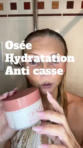 Partie 2 de ma routine cheveux après l’été : un soin hebdo hydratant et anti-casse. Sa formule clean et vegan renferme un véritable cocktail de protéines végétales  associé à des huiles fines, pour des cheveux plus résistants et brillants ⭐️⭐️⭐️⭐️⭐️ @Osée Beauté   #HydraDream #OseeBeaute #CocktailProteines #SoinCheveux #TikTokShop