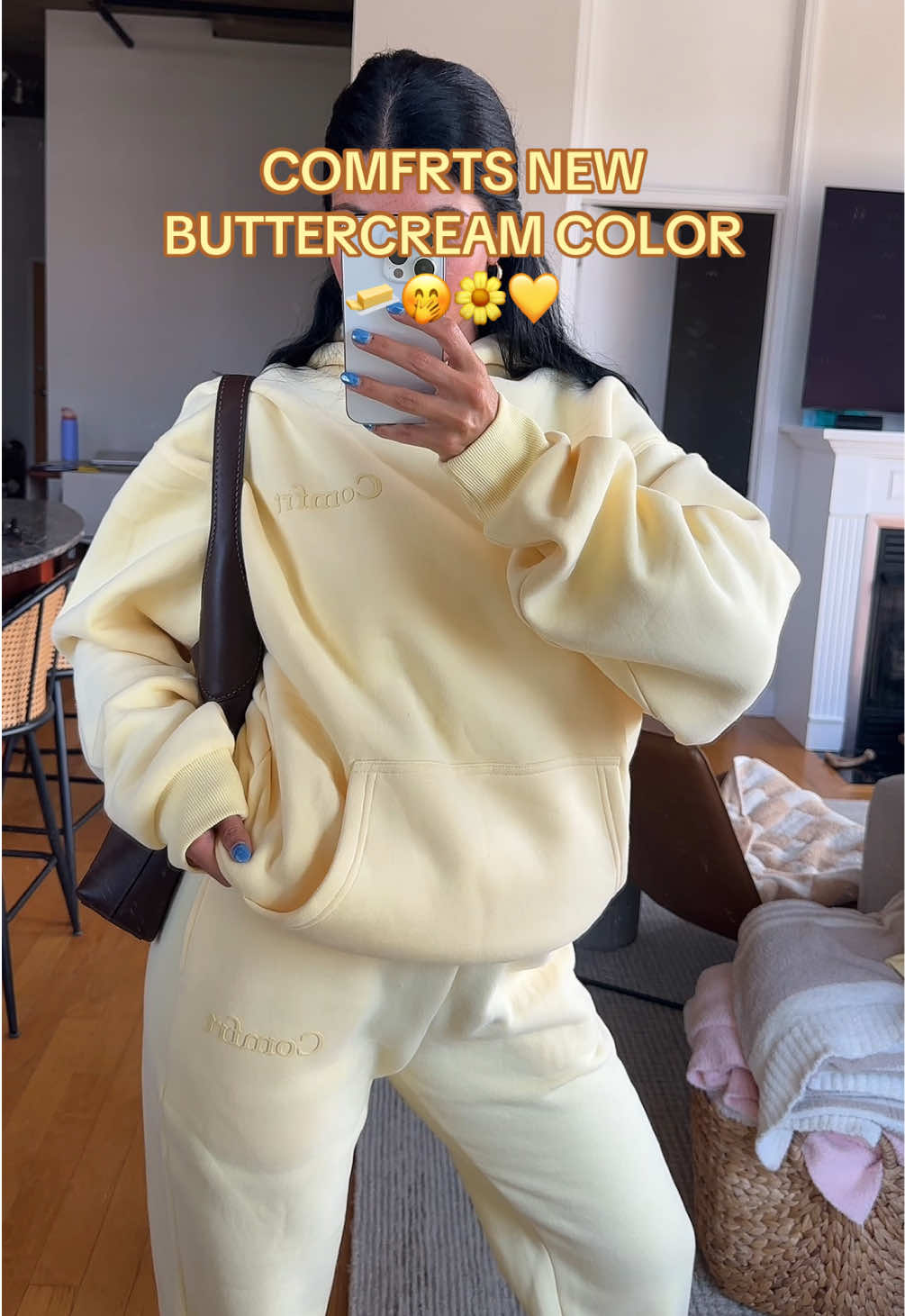 I’m OBSESSED 💛 @Comfrt wearing size small