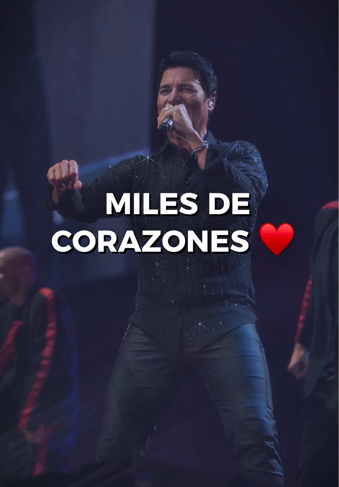 Lo que viví en Chile fue único 🇨🇱 Gracias por bailar conmigo durante 8 noches, por regalarme siempre su cariño y por abrirme su corazón. Hoy siento que me lo han robado… ¿será que me lo devuelven o me quedo aquí? 🙈  Nos vemos en Febrero para que por supuesto #BailemosOtraVezTour 🫶🏼 #degiracontiktok #Chayanne #ChayannePorChile #chayanne 