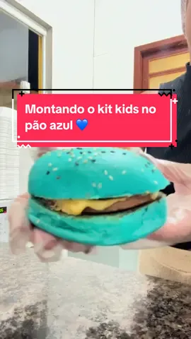 Montando o kit kids no pão azul 💙 #hamburg #fy 