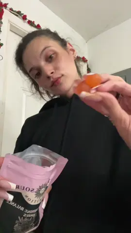 Don’t forget to take those kitty gummy’s 🔥 #femininebalancegummies #pineapple 