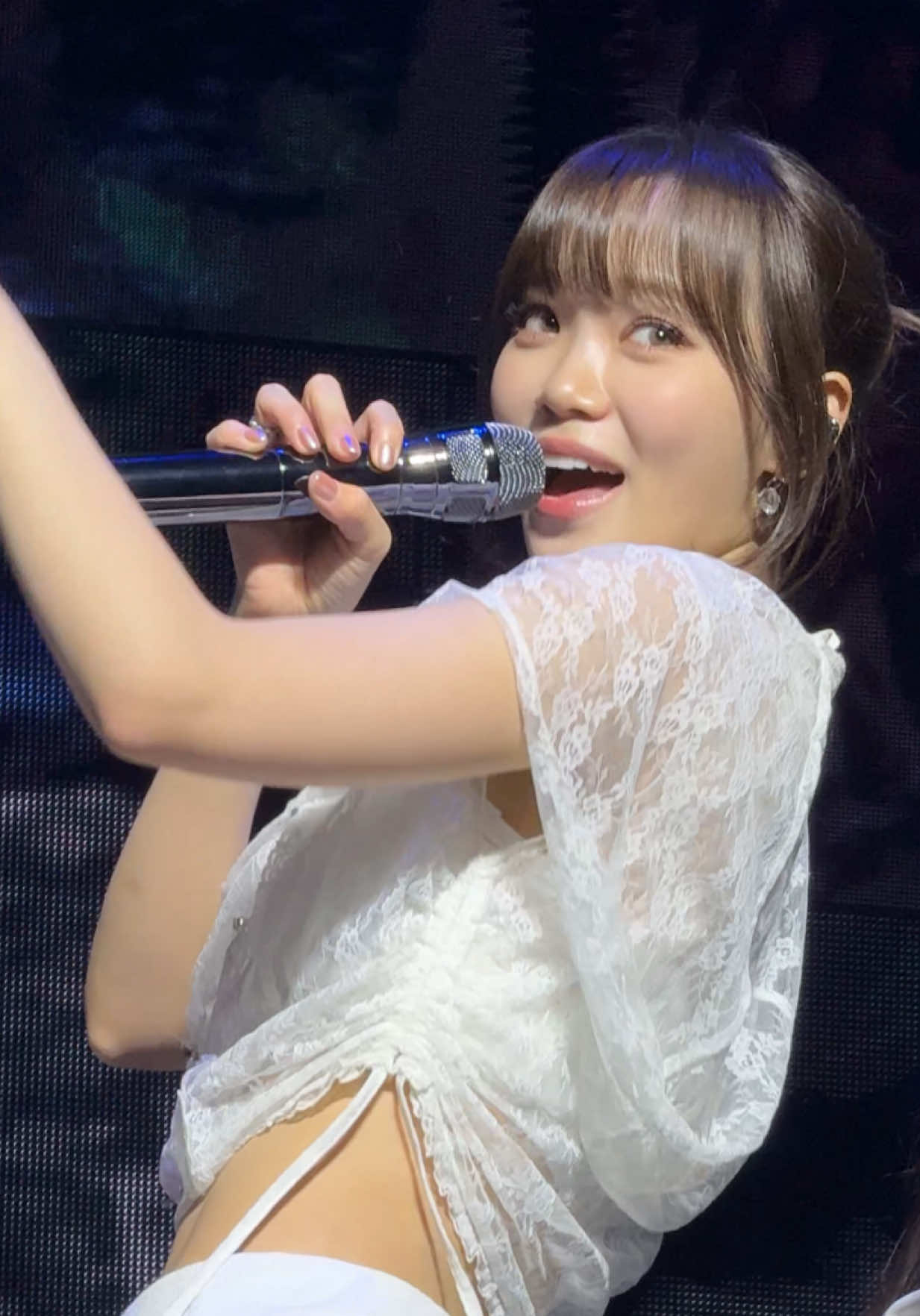 𝙤𝙝 𝙗𝙖𝙗𝙮 𝙞𝙩’𝙨 #𝙗𝙡𝙪𝙚𝙛𝙡𝙖𝙢𝙚 #LESSERAFIM #르세라핌 #crazy_easy_hot_in_us #barricade @LE SSERAFIM 