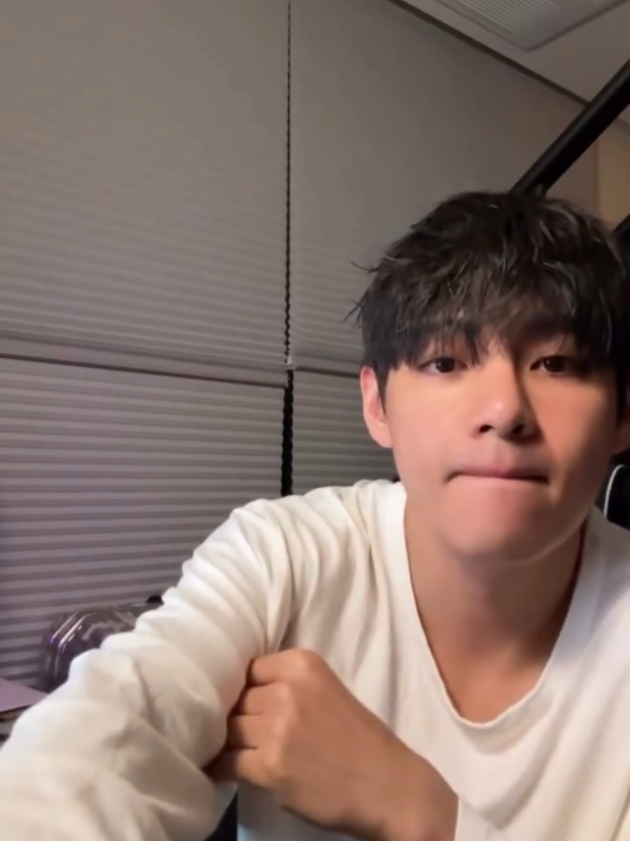 TAEHYUNG LIVE ON WEVERSE 💜 ©️Boratatae  #V #뷔 #TAEHYUNG #KIMTAEHYUNG #김태형 
