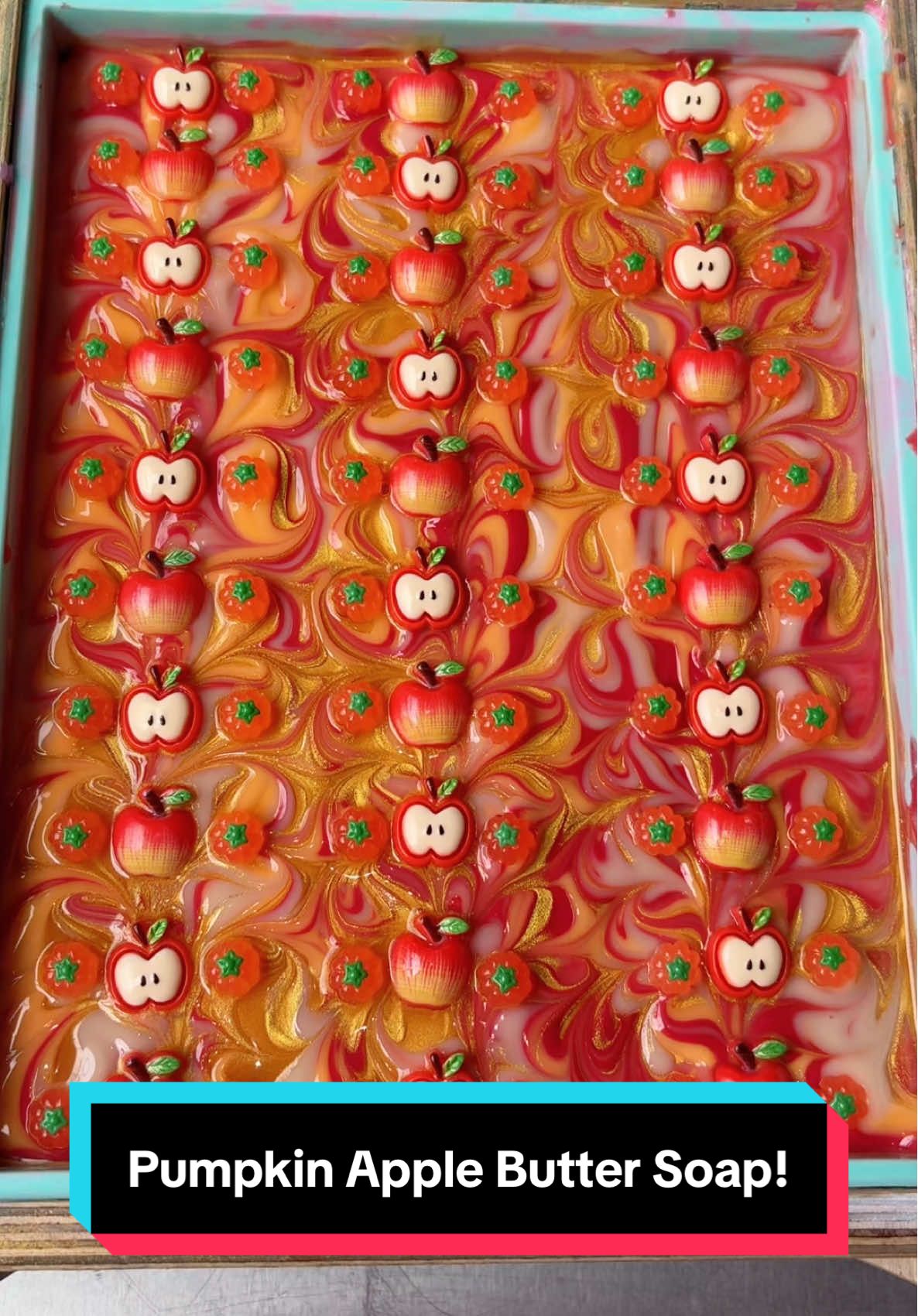Pumpkin Apple Butter Soap 🍎  #soapmaking #fallsoap #soap #handmadesoap #pumpkinsoap 
