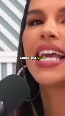 Você conquista exatamente aquilo que emana. Se você doa energia positiva, é isso que vai atrair de volta. O universo sempre devolve na mesma medida. Por isso, escolha ser amor, fluir amor, espalhar alegria, boas vibrações e sentimentos bons pelo outro. Porque tudo o que você semeia no mundo é o que vai colher na sua própria vida. #energia #positividade #amor