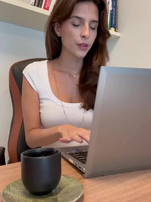 O Assistente de IA do Acrobat otimiza seu tempo de trabalho organizando seus documentos!