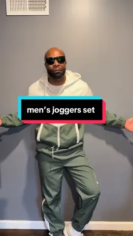 If you’re ready for a change, this is the perfect two piece jogger set for you! 🔥💯 #falldealsforyou #fallfashion #joggers #mensclothing #windbreaker 