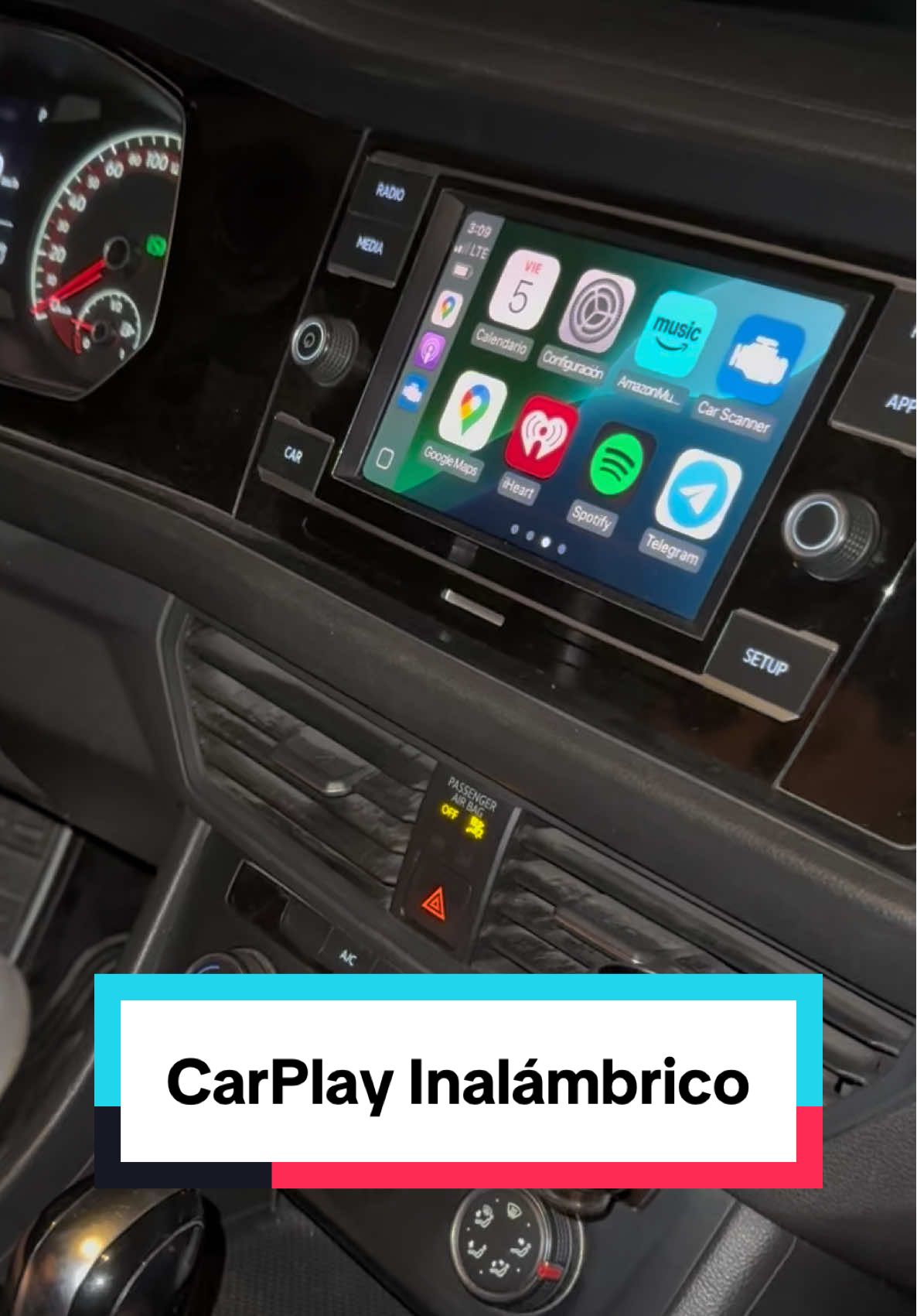 Ya que se modernice mi compadre 😒 Ya no es necesario conectarte al CarPlay mediante cable con este adaptador 😎🔥 @Kaleb Ruiz #estrenandoelcarplay #carplayinalambrico 