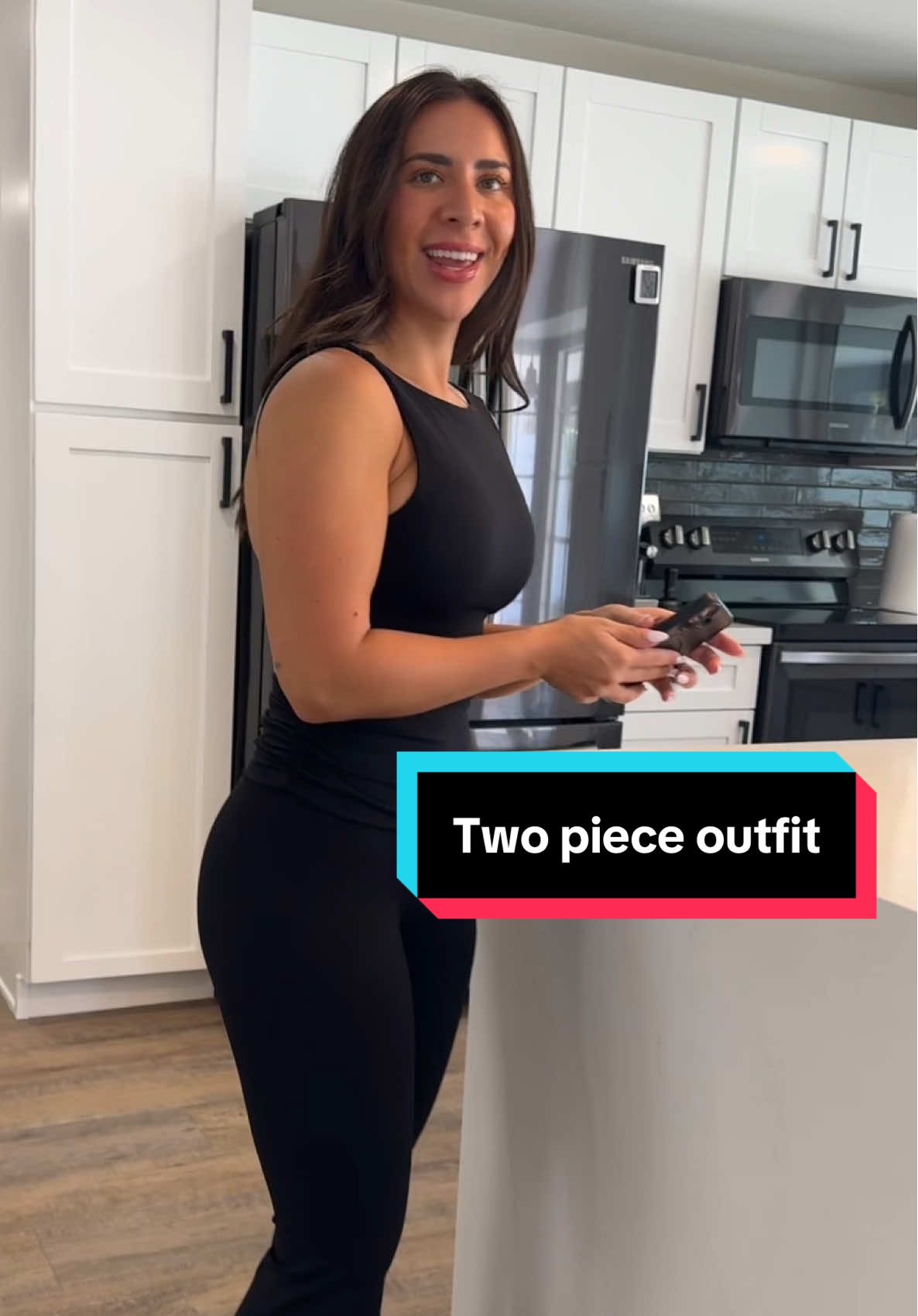 This two piece outfit is perfect for the gym or wearing casually🩷 #twopieceset #twopieceoutfit #gymoutfitinspo #matchingset #gymoutfitideas 