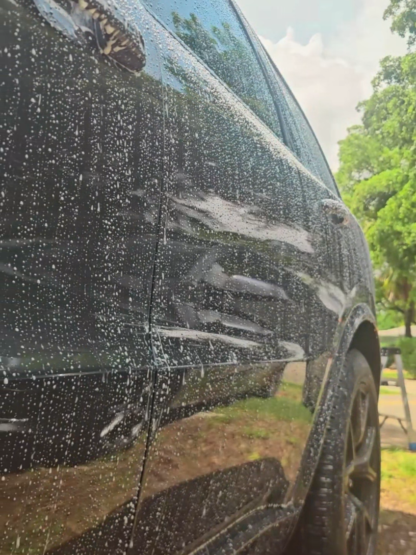 The foam cannon was used in the wateriest setting to show you the hydrophobic properties of this Ceramic Coating - Book Now Everything I use is in my bio! ✅️ Ceramic Coating ✅️ Paint Correction ✅️ Full Details ✅️Odor Removal (305) 985-9227 If you're looking for the cheapest option keep looking. But if you want the best. You've found them. #mobiledetailing #detailing #detailer #satisfying #detailersoftiktok 