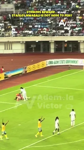 Strikers beware… Stanley Nwabali is not here to play #SportsOnTikTok #AfricanFootball #AdemolaVictorTV 