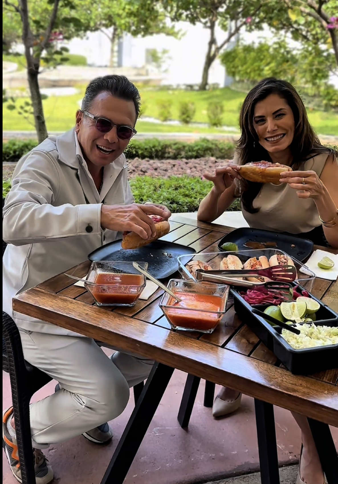 Te invitamos una torta ahogada.  Junto a mi querido Gobernador @Pablo Lemus Navarro, quien instauró en 2022 esta iniciativa, miles de tapatías, tapatíos y yo te esperamos mañana para celebrar el Día de la Torta Ahogada en Paseo Alcalde, a partir de las 9:30 horas.