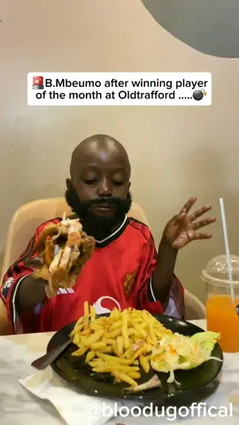 Bryan Mbeumo after winning player of the month at Oldtrafford 🙌🤣 #bloodugoffical0  #bryanmbeumo  #manchesterunited  #oldtrafford  #ethiopian_tik_tok🇪🇹🇪🇹🇪🇹🇪🇹 @Manchester United 