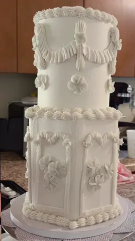 Me and the mother of the bride had a large miscommunication  #storytime #cakesandconfessions #bakersoftiktok #sweetgracedessertco 