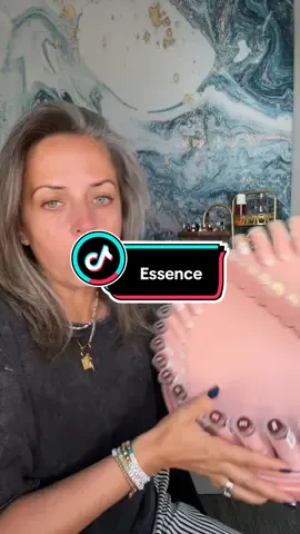 Well done @essence.cosmetics 