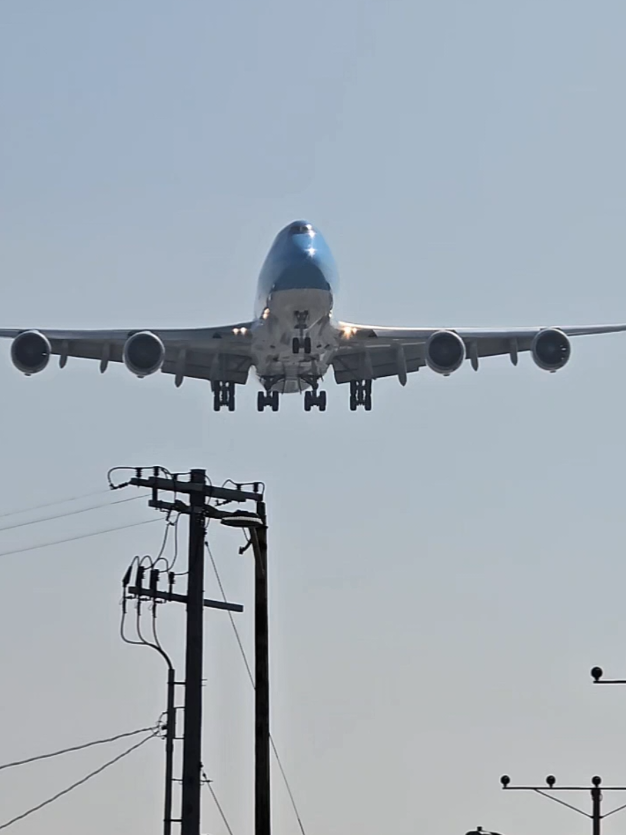 Todos disfrutamos de ese increíble aterrizaje. #aviation #boeing #boeing747 #airplane #planespotter 