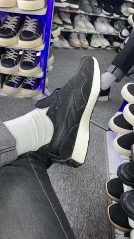 Rekomendasi sepatu cowok keren dari brand XternalStepSure  #xternalstepsure #sneakers #sepatusneakers #sepatucowok #sneakerscowok 