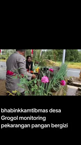 bhabinkkamtibmas desa Grogol giri Aipda Kuntoro wibowo melaksanakan kegiatan monitoring pekarangan pangan bergizi bawang pre di lahan Bu Wati..#poldajatim #polrestabanyuwangi #polsekgiripolrestabanyuwangi #swasembadapangan 