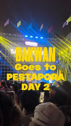 Siapaa nih yang jadi favourite kalian di day 2? Yaa perlu kitaa bahas jugaa Day 2 Pestapora penuh dengan berbagai “masalah” yang mengakibatkan puluhan Penampil batal tampil dan itu sangat disayangkan, tetapi Bakwan respect terhadap penampil-penampil tersebut karna berani berpegang teguh kepada prinsipnya. Bakwan juga respect kepada penampil yang tetap tampil dan menggunakan platform/panggung tersebut untuk menyuarakan permasalahan yang ada dan mengedukasi penonton tentang “kenapa itu salah”. Either way, kita harus menghargai semua pilihan musisi kesayangan kita karna mereka punya pertimbangan tersendiri terhadap aksi-aksi nya yang dirasa benar.  #pestapora #konser #konsermusik 