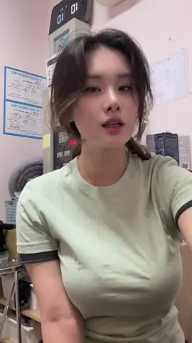 옆에서 엄마가 더럽게 이쁜척한대ㅋㅋㅋㅋㅋ