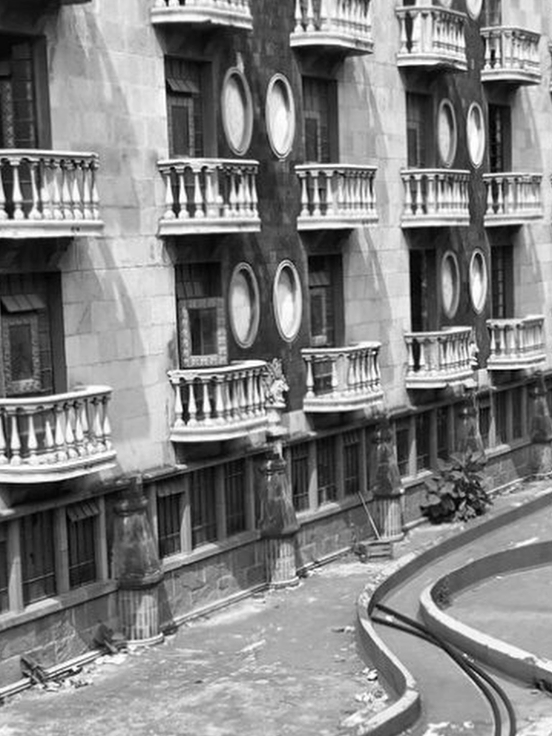 Exploramos el hotel más misterioso de CDMX Un lugar abandonado en CDMX donde dicen que aún juega el fantasma de una niña… ¿te atreverías a entrar? #terror #LeyendasUrbanas #HotelPosadaDelSol #LeyendasUrbanas #TerrorMexicano