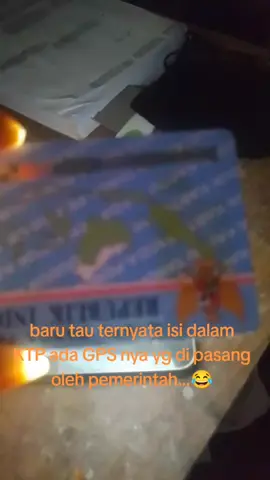 apakah betul kalau isi dalam KTP kita sudah di pasang GPS oleh pemerintah...?? #boleh di cek isi KTP kalian sendiri#