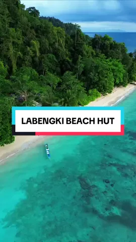 POV SUNRISE TERCANTIK DI SULAWESI TENGGARA🌅  Ga nyangka bakal nemu vibes sunrise seenak dan seadem ini sih❤️ 📍Labengki Beach Hut, Pulau Labengki #labengki #exploresultra #kelanasultra #sultra #wonderfulindonesia 