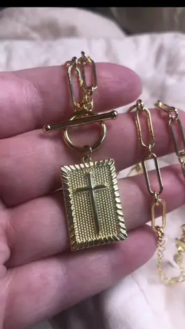 Cross Pendant Toggle Front Closure Paperclip Chain Necklace. Beautiful Christian Jewelry. Extension to approx 20 inch chain. #jewelry #necklace #crossnecklace #christiantiktok #fashionjewelry 