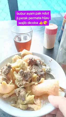 Hari Minggu pagi abis jogging lgs makan Bubur Pak Endut di Permata Hijau....enak banget tipikal bubur ala Cina pake kecap asin kayak bubur Tawan gitu 👍👍😍😍#buburpakendut #buburpakendutpermatahijau #kulinerpermatahijau #buburalacina #buburenakdijaksel #fyp 