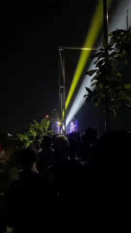 hiasan langit=sidoarjo bagian wetan🤣 #promoseruweekend #karnaval2025 #karnavalkendalpecabean #sidoarjo #brewog_audio @BREWOG ELEKTRONIK @Team Sotok ♨ 