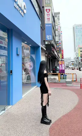 Vẫn luôn chung thành với tóc đen dài thẳng, màu sắc quần áo đơn giản😁#trend #xh #capcut#viralvideos #시흥시 