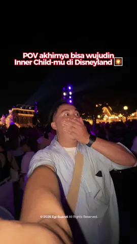 Akhirnya bisa wujudin Inner Child di usia yang menuju gak di bilang muda ini 😆 #JelajahAtraksiAkhirPekan #disneyland #fireworks 