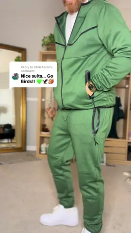 Replying to @ChrisAaron yes sir we gon run it back 🦅 #joggerset #sweatsuit #joggers #sweatpants #hoodie 