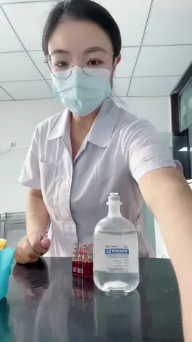 Immersive dispensing, one mirror to the end. #medecine #serum #infirmiere 
