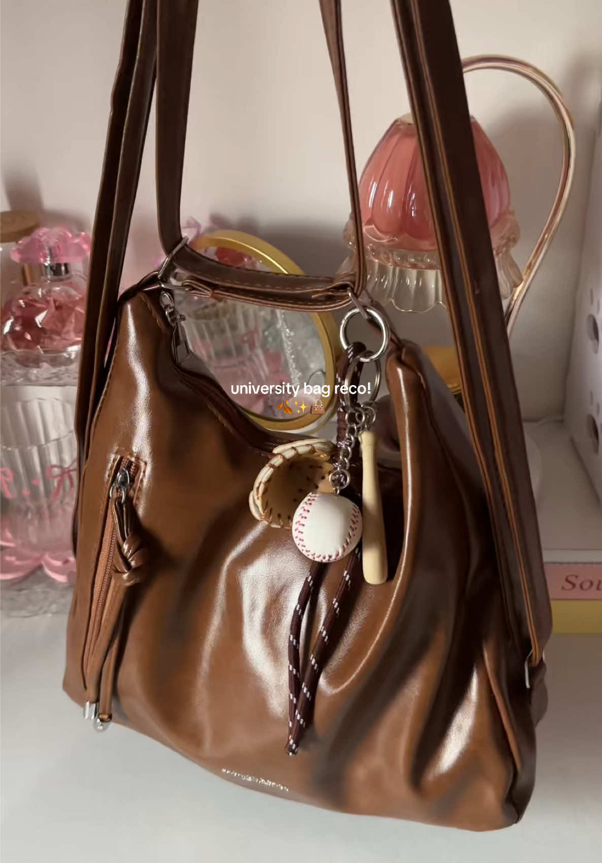Replying to @Chennyow😘❤️ so inlove with my ₱100+ 3 way leather bag 👜✨ #shoulderbag #3waybag #backpack #womensbag #commuterbag@BETA Wallets.PH 