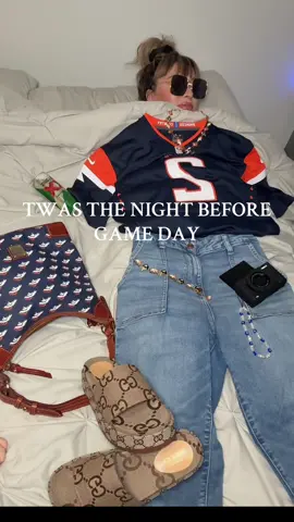 @Denver Broncos 🧡💙 @Patrick Surtain II 👚 @Dooney and Bourke 👜 @Gucci 👡👡 & 😎 @canonusa 📸 @American Eagle 👖