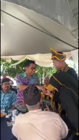 Bersama rombongan menyantuni pasangan pengantin baru yang melangsungkan majlis perkahwinan disekitar Kimanis dan Bongawan. Terima kasih atas ingatan dan jemputan tuan rumah 🤝. Selamat pengantin baru buat mempelai jaga pasangan sebaik mungkin 🫰 #DMO #SayangKimanis #fyp #video #fypage 