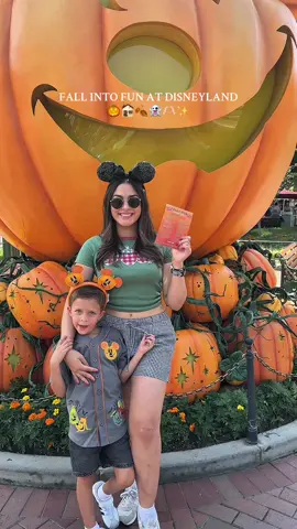FALL INTO FUN AT @Disney Parks  #dcaplazadelafamilia #dlrhalloweentime #disneyland70