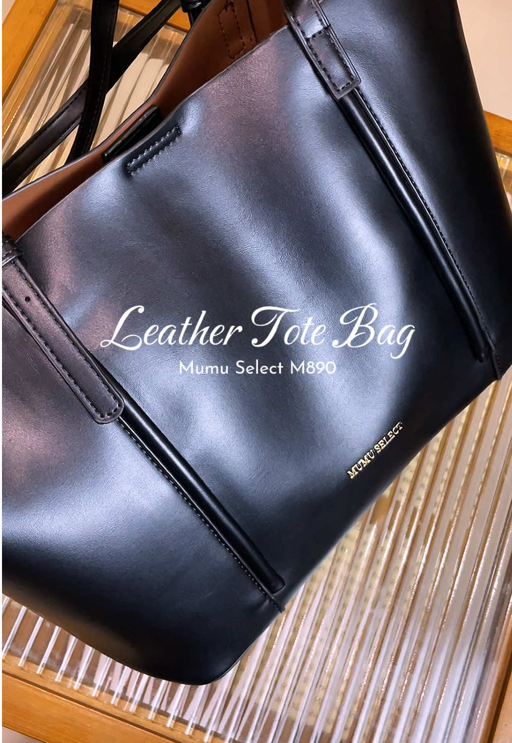 The Mumu Select M890 Tote bag in black is a game-changer, sleek design and roomy enough for all my must-haves! #mumuselect #mumu #totebag #bag #bags 
