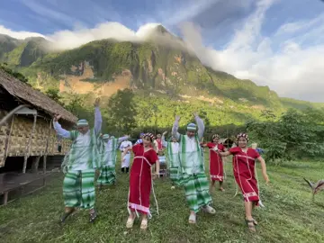 ဇွဲကပင်တောင်နောက်ခံ နဲ့ ကရင်ဒုံးယိမ်းအက#sayarlonephotography #fyy #fyppppppppppppppppppppppp 