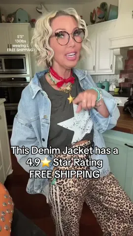 This Denim Jacket has a 4.9⭐️ rating!!!  Trust me, IT’S THAT GOOD!!! #denimjacket #jacket #fallfashion #womensfashion #affordablefashion @hixiaohe 