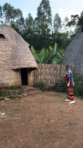 AFRICAN Houses Visit  .. african villages houses styles .. African Mud houses Suri Tribe Omo valley Ethiopia Africa  African Tribal Villages lifestyle  African people daily Routine Life vlogs  African Vlogs  #africa #africantribes #dailyvlogs #village #fyp 