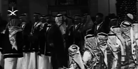 الدحة عرضة تراثية شمالية لها مكانتها في صدور أبناء البادية لأنهم يرونها أهزوجة الحرب والسلام لا الاستسلام، فهي عرضة للرجال يمتزج خلالها صوت الأسود وهدير الإبل في المواقف الجسام فتُمارس قبل الحرب لإثارة الحماسة بين أفراد القبيلة، وعند نهاية المعارك احتفالا بالنصر وتمجيدا لدور الفرسان ويأتي هنا دور الشاعر ليبث الحماس في رؤوس الرجال لمواجهة الأعداء بكل قوة.. وهناك دور تاريخي ومزج طبيعي بين الرجال وشقائقهم من حرائر العرب فهن سند وعضد ومع رجال ينظرون لهن بعين الإجلال والتقدير, فالرجل أمام أعين النساء وخصوصا محرماته يكون أقدر وأحرص على التضحية وهل هناك تضحية أعمق وأقوى من تقديم النفس من أجل تسجيل موقف شرف يبقيه في ذاكرة وجدان الأمة.. الشعراء بعد الانتصار قديما «يصفون» المعركة وما دار بها من بطولات وأفعال ويمجدون الفرسان أما الآن فهي تمارس في المناسبات الوطنية والاجتماعية ويفخر أبناء وأحفاد الجزيرة العربية لأنهم يربطون بين نشأتها ومعركة ذي قار التي انتصر العرب فيها على الفرس.. والدحة عبارة عن شاعر أو شاعرين يقفان وخلفهم صف كبير من «الرواديد» الذين يردون بعد الشاعر (هلا وهلا به يا هلا) والشاعر يمجد ربعه وإذا كانا شاعرين فكل شاعر يذكر أمجاد قومه وتكون أحد النساء واقفة أمام الصفوف بحدود 8 أمتار وأخوها أو أبوها واقف بجنبها وإذا بدأ الشعر تجلس الحاشي ويبدأ الصراع بين الشاعرين على تقديم ما لديهم من قصائد فإذا ارتأت الحاشي وأخوها قوة شاعر على آخر تقوم وترفع السيف وتحوشي, وللحاشي لكونها أنثى متسترة بثوبها وعباءتها حق في ضرب من يدخل الميدان الخاص بها للاستعراض بالسيف ولا يترتب عليها أي مسألة حتى لو قتلت المقابل في حالة الاقتراب منها.. والحقيقة أن هذه الأهزوجة الحربية قد تعرضت للتشويه والتغيير كما يقول الزميل ناصر الحجيلان خلال العقدين السابقين لم تعد كما كانت تمارس على مدى مئات السنين فمن المعروف أن وجود ما يسمى بالحاشي هو جزء أساسي لا تكتمل بدونه وكانت العرب في التاريخ يعبرون عن نصرهم على الأعداء بذبح حاشي وهو ابن الناقة الصغير ويبدأ الرجال يجتمعون حول الحاشي المراد ذبحه ويبدؤون بإصدار أصوات الوحوش لإفزاعه ثم يتقدم أحدهم بعد أن يأخذ التعب مأخذه من الحاشي ويبدأ بنحره بالسيف وقد أخذت المرأة دور الحاشي لإثبات قوتها وصلابتها وتحديها للمخاطر، وقد كانت غالباً من اللواتي يتمتعن بشخصيه قوية ودور قيادي عند العرب وقد سميت بحاشي.. وقد تجرح أو لربما تقتل من يحاول مبارزتها من الفرسان والذي يحاول بمهارته الفائقة النجاة من هذا المصير وغالباً ما تنتهي المبارزة بتفوق المرأة، ومما يدلل على قوة المرأة الحاشي وصلابتها، ما حصل للشاعر مشعان بن زبدان الصقري حينما قام أحد شباب القبائل بتحريض ابنة الشيخ على قتله أثناء الدحة لأنه كان شاعراً موهوباً وتعشقه الفتيات لذلك أراد الشباب أن يتخلصوا منه غيرة وحسداً وحينما أحس باقتراب نهايته قال مخاطبا الحاشي واسمها ذبحه: إن ذبحتيني يا ذبحه غريب ولا حدن باكيني وأن خليتيني يا ذبحه أمي عجوز وترجيني فتأثرت ورمت السيف من يدها وخرجت من الملعبة, وأخيرًا يقول المؤرخ عبدالله العبار على لحن الدحة من ضمن قصيدة طويلة هذه الأبيات: الدحة مبطي دحتنا عادت اهلنا وعادتنا هي الموروث لعزوتنا أصحاب العقل المياله والدحة سلم القرايب يلعبه الصبي والشايب وإن حضر وقت الحرايب الفزعة هجن وخياله - الكاتب والشاعر صبار عابر العنزي . #دحة     #عنزة    #viral      #foryou 