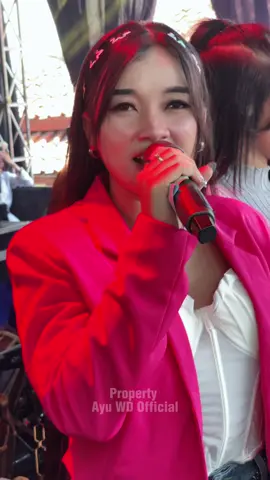 Rasa seneng sun nyawang manuk dara sepasang… @Ayu WD 