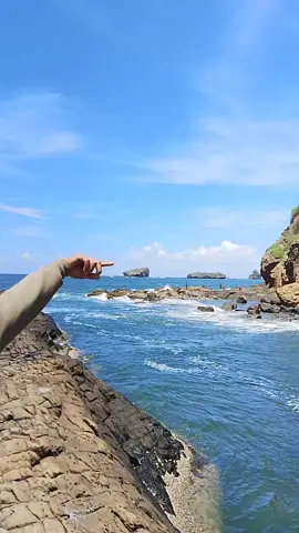 tetap waspada dan hati2 dalam berwisata 
